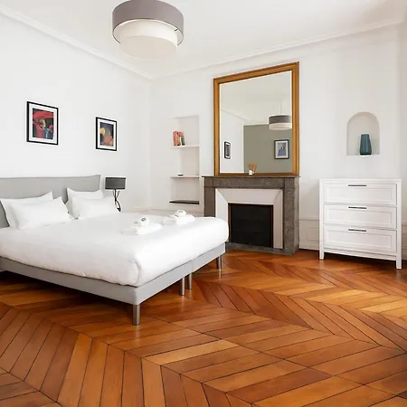 Luxurious In The Heart Of 3bdr Paříž